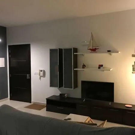 Ocean View, 1 *