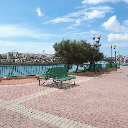 Ocean View, 1 *