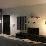 Ocean View, 1 *