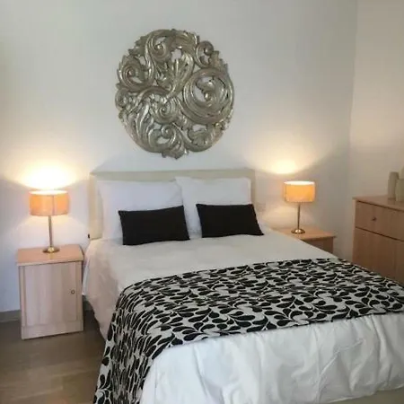 Ocean View, 1 *